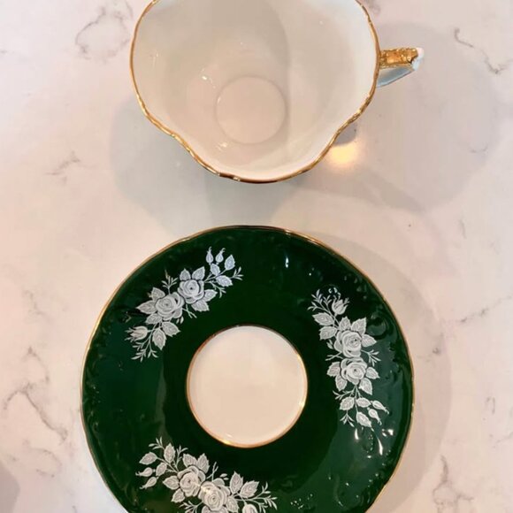 Vintage rare “Christmas Fir Green” Aynsley teacup 🌲 - Picture 7 of 8
